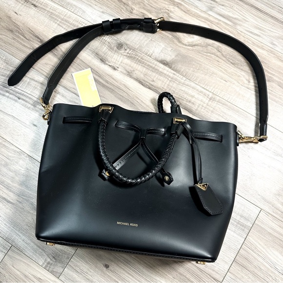 NWT MICHAEL Michael Kors Leather Blakely Bucket Bag / Handbag - Picture 2 of 7